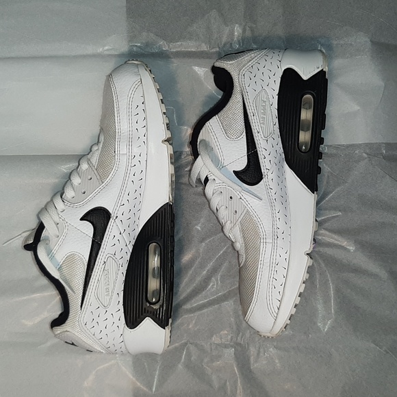Nike Air Max 90 Retro Sneakers, 7Y = Women 8.5 = Men 7 - Picture 6 of 11